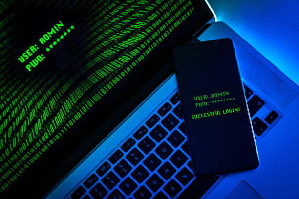 Laptop with green numbers on display. Smartphone displaying successful login with credentials user and password in the system. Technology communication, security privacy, hacker, cyber crime concept computadora portátil con números verdes en exhibición. smartphone que muestra un inicio de sesión exitoso con credenciales de usuario y contraseña en el sistema. comunicación tecnológica, privacidad de seguridad, hacker, concepto de ciberdelincuenci
