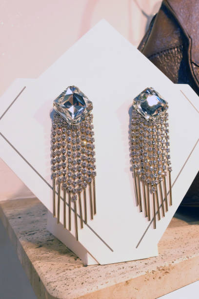 Set of earrings with colored gemstones