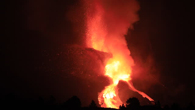La Palma Volcanic Eruption at night, Giant  lava flow, spreading in fan shape. Amazing Sound!