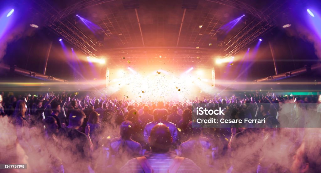 Địa điểm tổ chức buổi hòa nhạc đông đúc - Trả phí Bản quyền Một lần Lễ Hội Âm Nhạc Bức ảnh sẵn có Địa điểm tổ chức buổi hòa nhạc đông đúc - Trả phí Bản quyền Một lần Lễ Hội Âm Nhạc Bức ảnh sẵn có