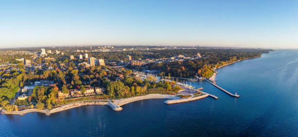 vista aérea da marina oakville bronte durante o verão, oakville ontário canadá - marina lake nautical vessel water - fotografias e filmes do acervo