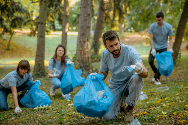 istock Let’s gather together and clean up nature 1347820954