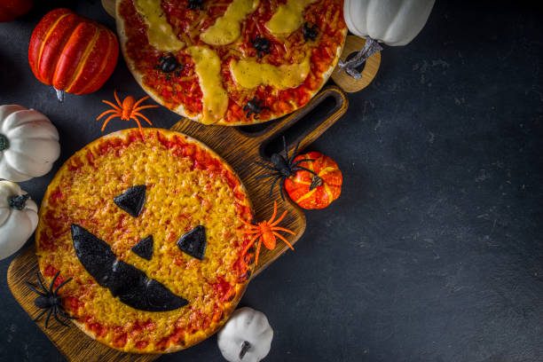 istock Halloween party pizza 1347851360