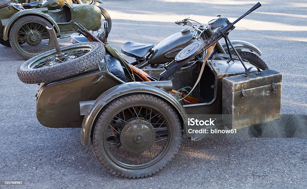 Старый военные мотоцикл - Стоковые фото Machinery роялти-фри
