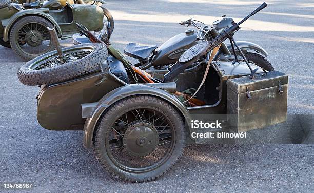 Старый Военные Мотоцикл — стоковые фотографии и другие картинки Machinery - Machinery, Армия, Военное дело