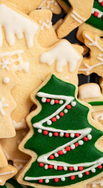 istock Top view of decorated Christmas tree cookie. 1347890046