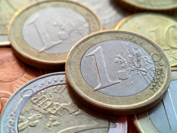 евро монеты деньги крупным планом состав, валюта европейского союза - european union coin european union currency coin front view стоковые фото и изображения