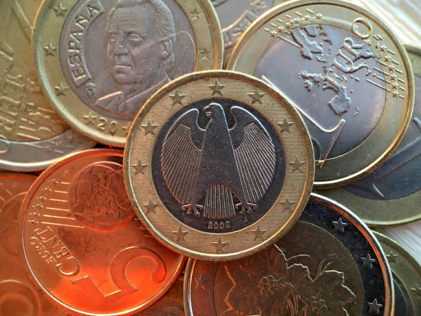 moneta moneta moneta moneta composizione ravvicinata, valuta dell'unione europea - european union coin european union currency coin front view foto e immagini stock
