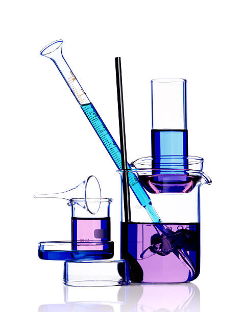 equipamento de laboratório - laboratory glassware beaker flask glass imagens e fotografias de stock