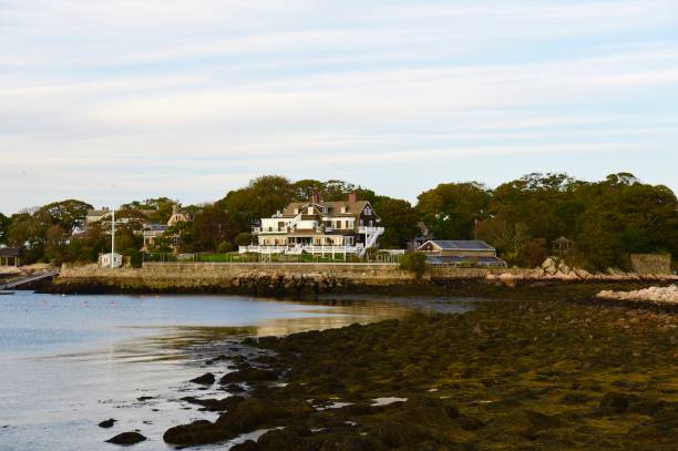 istock Massachusetts rocky coastline 1347971045