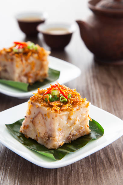 Steamed Yam Cake with Ground Deep-Fried Dried Shrimps Toppings