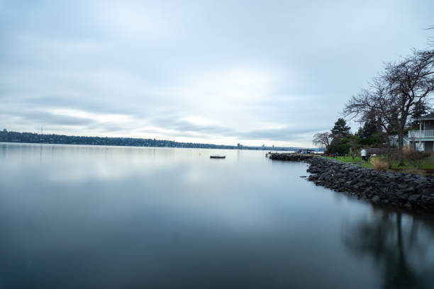 long exposure photography of beach - zen like sea horizon over water blurred motion imagens e fotografias de stock