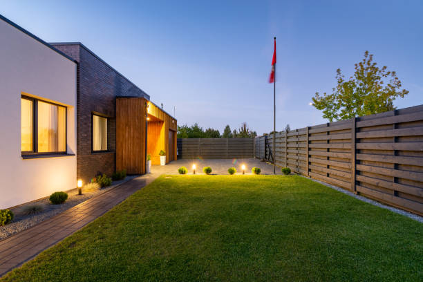 istock Facade of a private house 1348027486