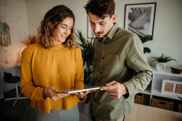 istock Colleagues look at the tablet 1348063475