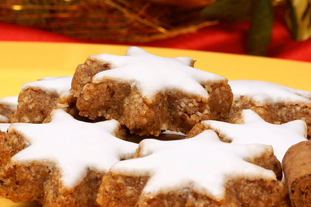 istock Cinnamon star cookies, Zimtsterne 134806948