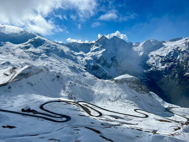 Grossglockner High Alpine Road The Grossglockner High Alpine Road  is the highest surfaced mountain pass road in Austria grossglockner stock pictures, royalty-free photos & images