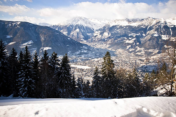 merano durante o inverno - merano imagens e fotografias de stock