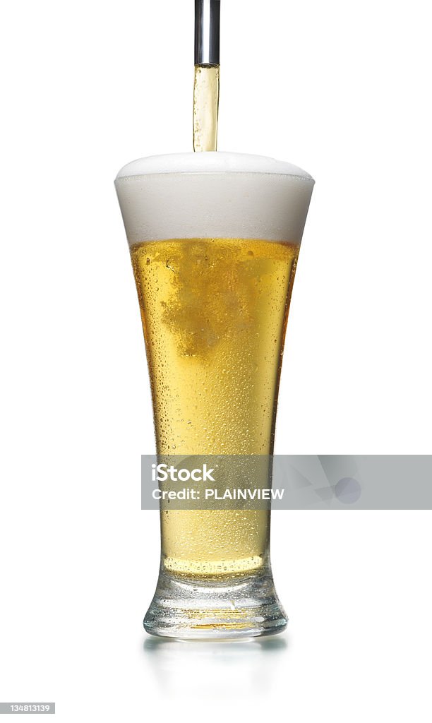 Spilling cerveja - Foto de stock de Verter royalty-free