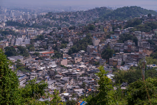 istock Poor community in Rio de Janeiro 1348147017