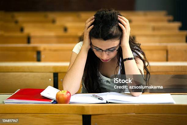 Badanie Naprężeń - zdjęcia stockowe i więcej obrazów Egzamin - Egzamin, Niepokój - Zmartwiony, Stres emocjonalny