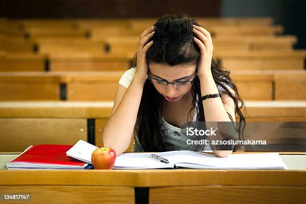 Exame De Stress - Fotografias de stock e mais imagens de Exame - Exame, Ansiedade, Tensão