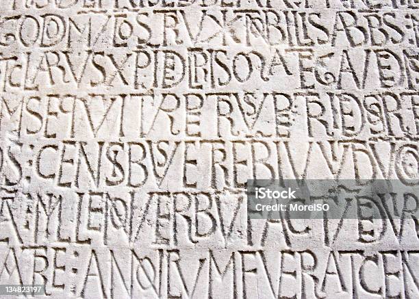 Photo libre de droit de Inscription banque d'images et plus d'images libres de droit de Antique - Antique, Lettre de l'alphabet, Antiquité romaine