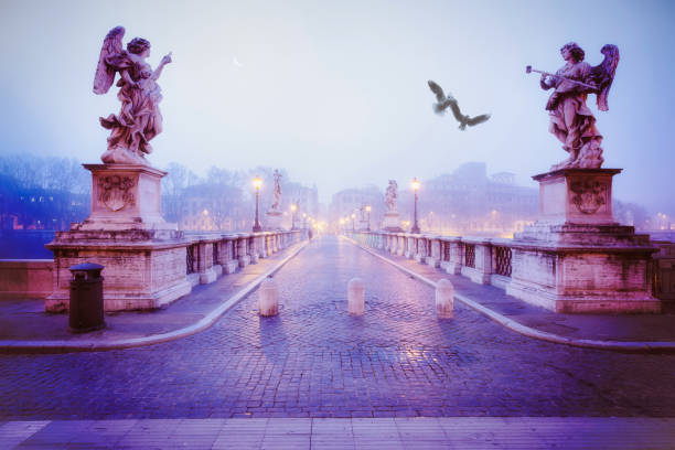 ponte sant'angelo en roma temprano en la mañana - sunset st peter tiber river marble fotografías e imágenes de stock