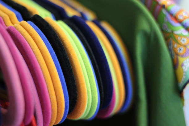 Concept: tailor shop, clothing brand, tailoring and sewing courses, fitting room, showroom.