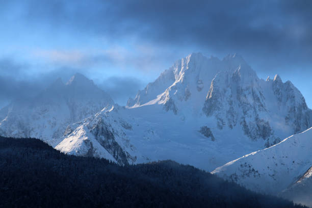 istock Chilkat Mountains Haines Alaska 1348311187