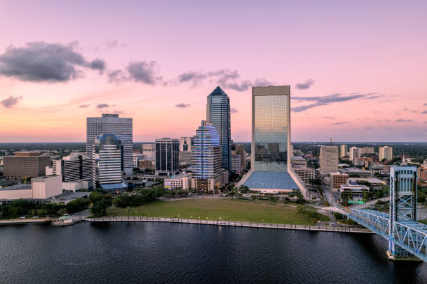 istock Jacksonville Skyline at Dusk 1348323084