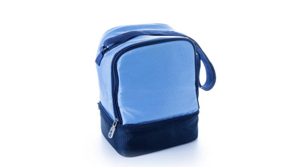 borsa blu. congelatore da campeggio, scatola frigorifera per il pranzo freddo isolato su sfondo bianco. borsa blu per viaggi, picnic. - insulated drink container foto e immagini stock