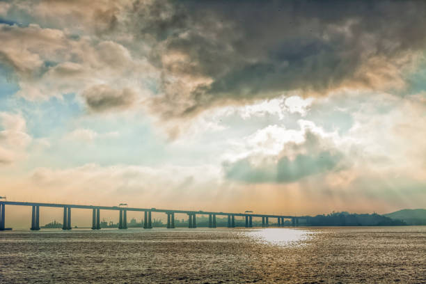 Ponte Rio-Niteroi is the popular name of the bridge which links the cities of Rio de Janeiro and Niterói.