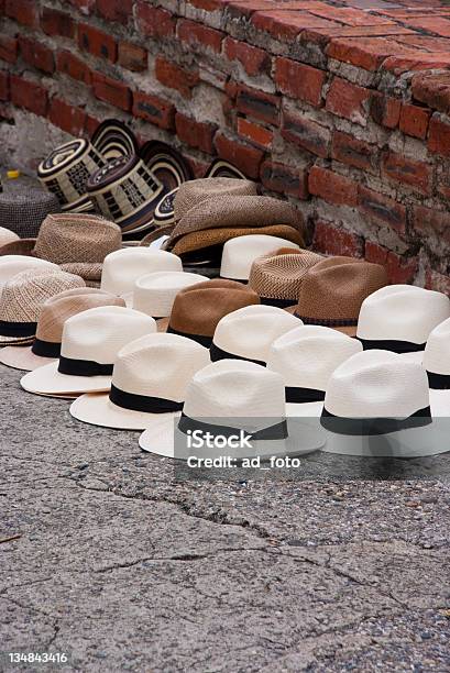 帽子南アメリカコロンビア - アメリカ文化のストックフォトや画像を多数ご用意 - アメリカ文化, インディオ市, エクアドル人