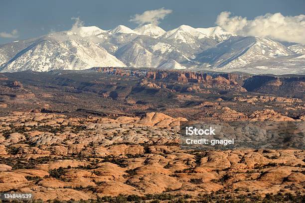 石化砂丘 - アーチーズ国立公園のストックフォトや画像を多数ご用意 - アーチーズ国立公園, ユタ州, ラサル山脈
