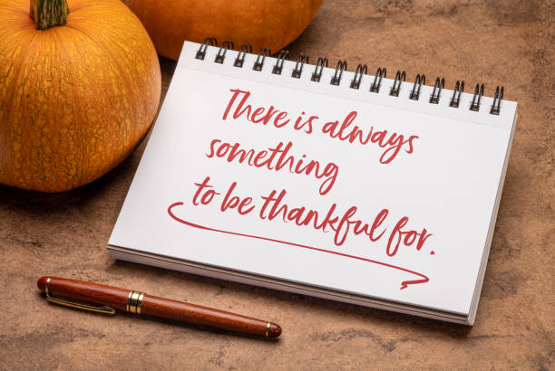 siempre hay algo por lo que estar agradecido - thanksgiving cheerful happiness gratitude fotografías e imágenes de stock