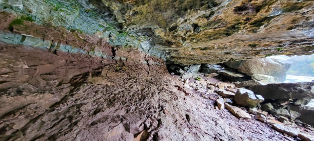 zone naturelle de niagara glen - natural landmark autumn canyon cliff photos et images de collection