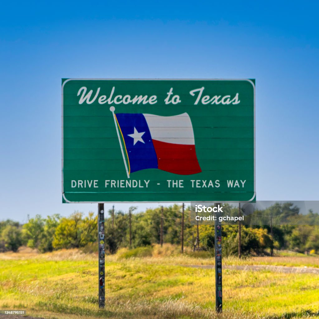 Texas Sign Welcome To Texas State Road Sign Stock Photo - Download Image Now ...