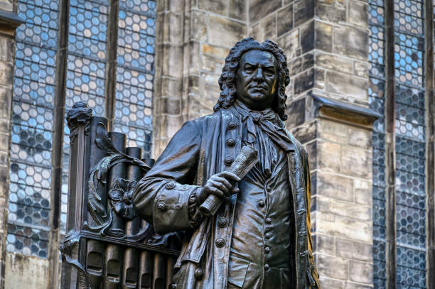 pomnik thomaskantora i kompozytora johanna sebastiana bacha przed thomaskirche w lipsku - name of person zdjęcia i obrazy z banku zdjęć