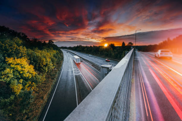 영국 런던 인근 의 모션 교차로에서 m1 고속도로 교통 - truck uk multiple lane highway england 뉴스 사진 이미지