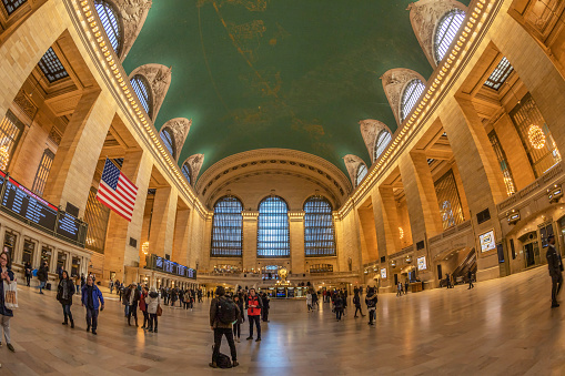 New York: Interior of Grand Central Terminal, located at 42nd Street and Park Avenue in Midtown Manhattan. National Historic Landmark, Beaux-Arts design and was opened in 1913.