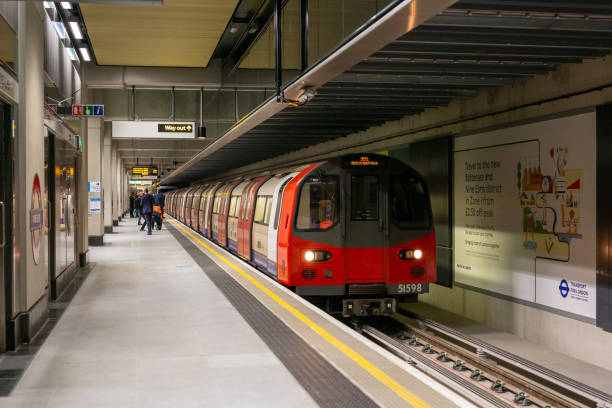 nove olmi settentrionali - london underground foto e immagini stock