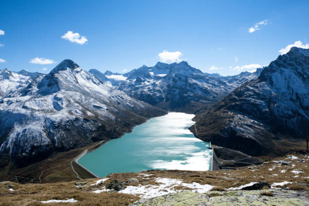 wandern in der wunderschönen natur der silvretta - silvretta stock-fotos und bilder