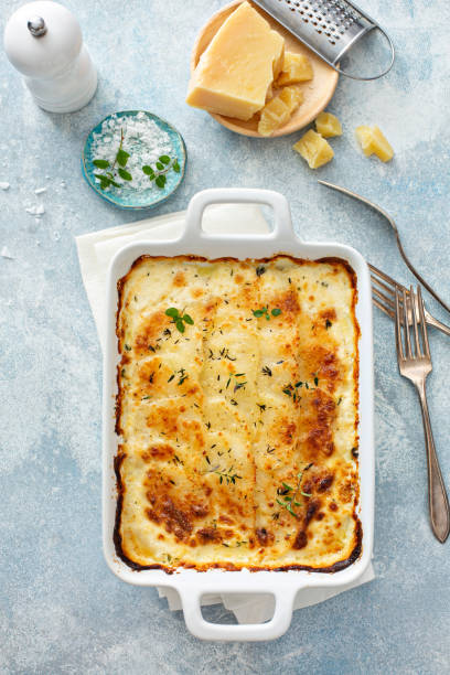 istock Cheesy scalloped potatoes 1349067619
