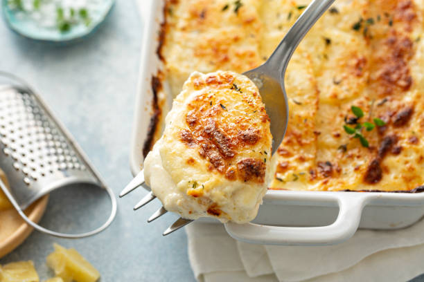 istock Cheesy scalloped potatoes 1349067622