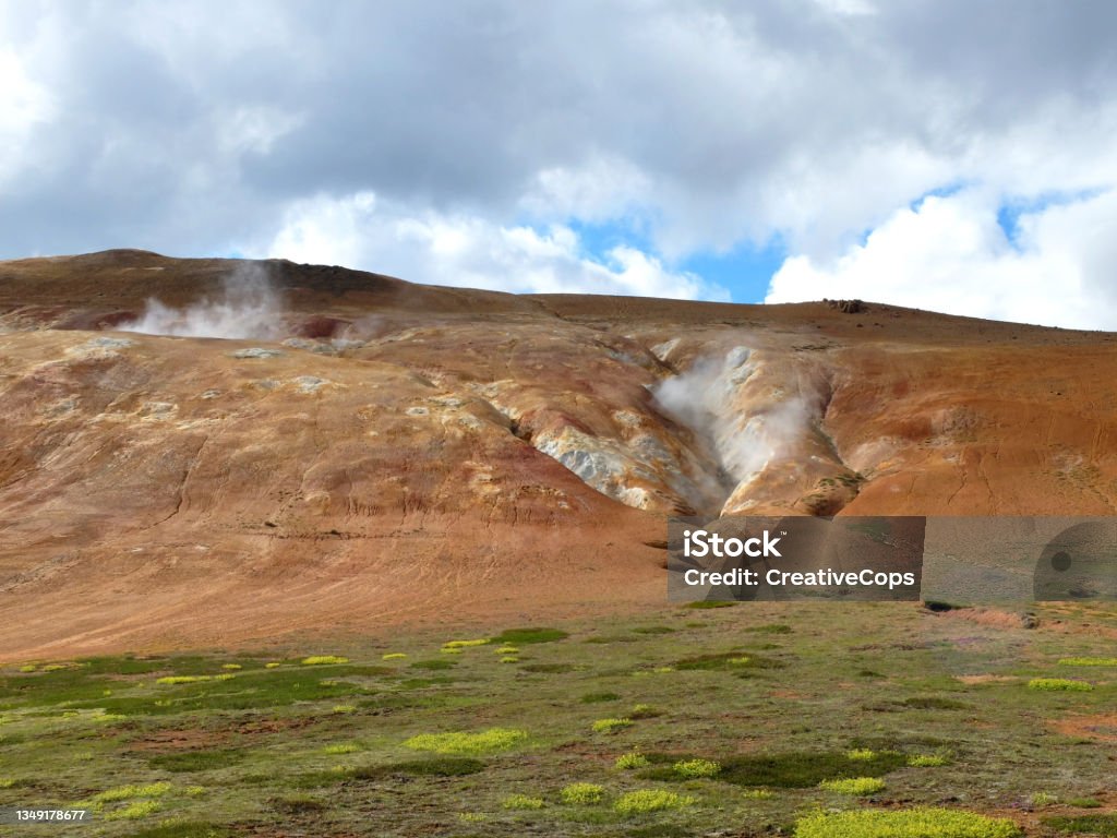 warmtebron in ijsland Beauty In Nature Stock Photo