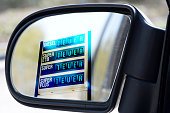 aussenspiegel-von-einem-wagen-und-tankstelle-mit-teurem-kraftstoff.jpg?b=1&s=170x170&k=20&c=b4_UQSHka3O3lwWhDbiKwin-FQjqesjYm3sEMiLkRPM=