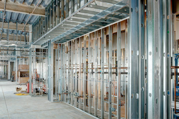 interior wall steel stud construction - bouwbedrijf stockfoto's en -beelden