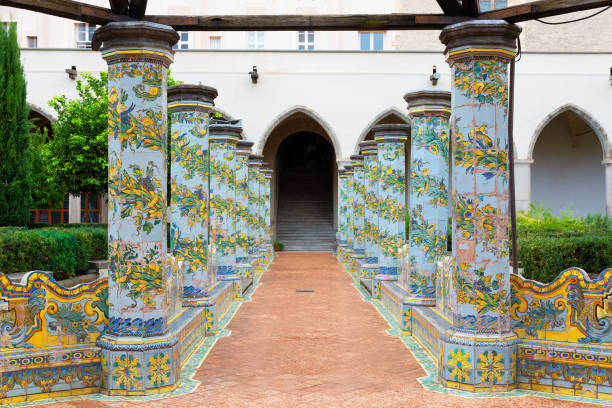 beautiful cloister of santa chiara, naples, italy - santa chiara imagens e fotografias de stock