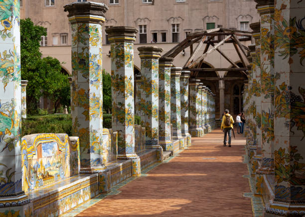 beautiful cloister of santa chiara, naples, italy - santa chiara imagens e fotografias de stock