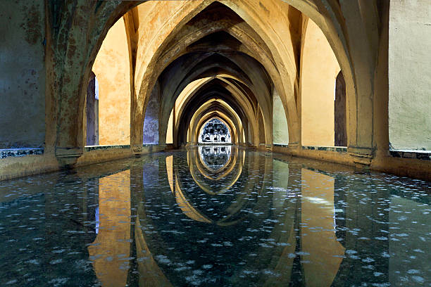 vue intérieure du royaux de l'alcazar - seville sevilla alcazar spanish culture photos et images de collection